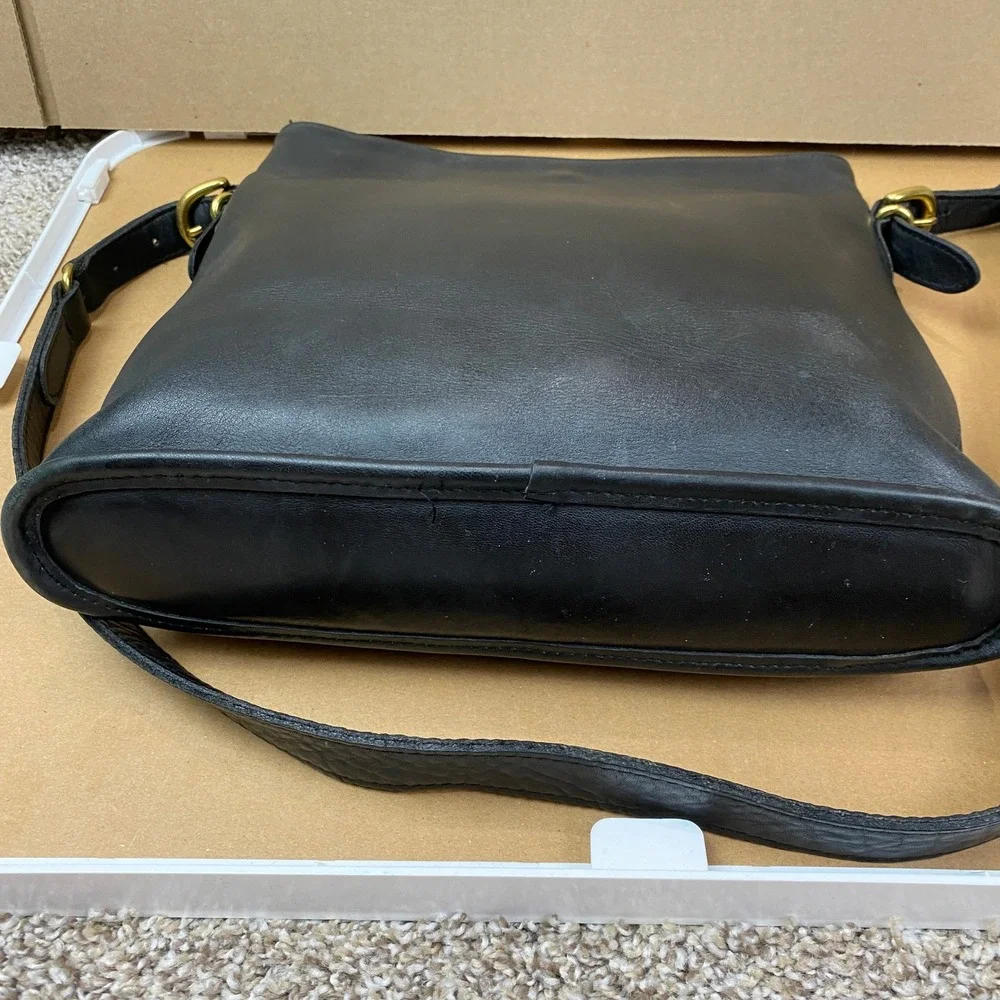 VTG Coach 9057 Ergo Bucket Shoulder Bag Women Black Glove Tanned Leather USA